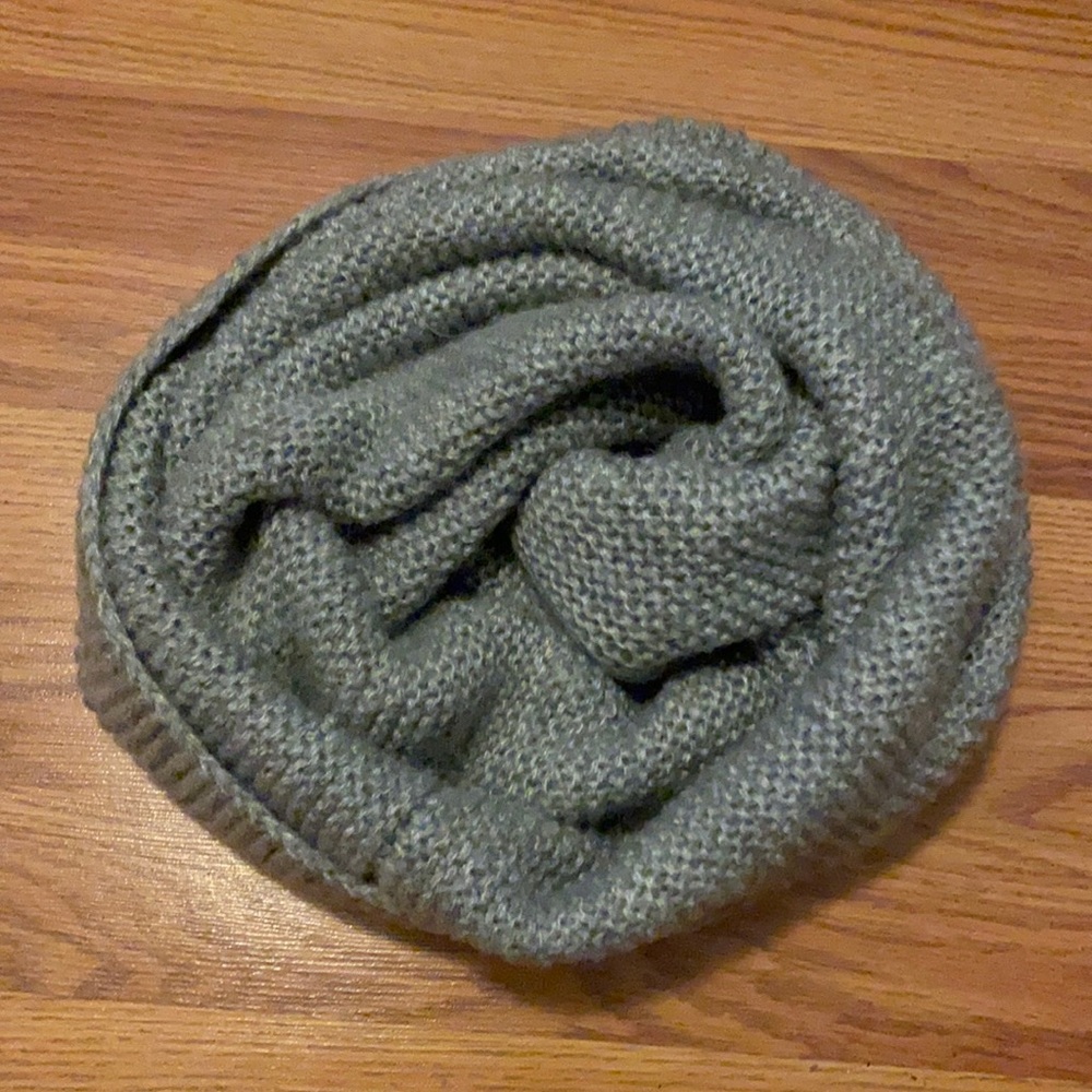 Gray knit tube scarf